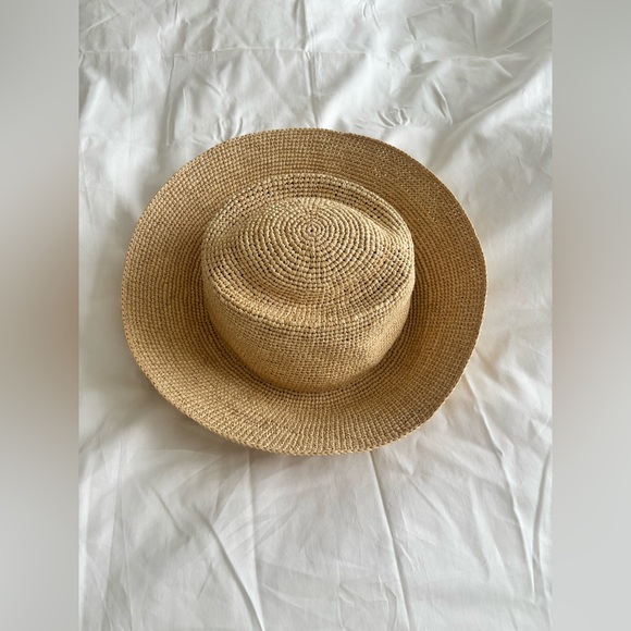 new Janessa Leone Felix packable straw raffia bucket sun hat in natural tan - Picture 6 of 9